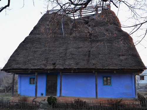 Foto Fata casei familiei Barbos (c) Lucian Petru Goja